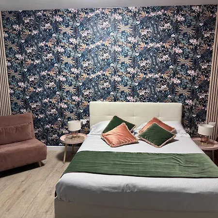 Casa Flowers * Чампино