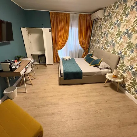 Casa Flowers * Чампино