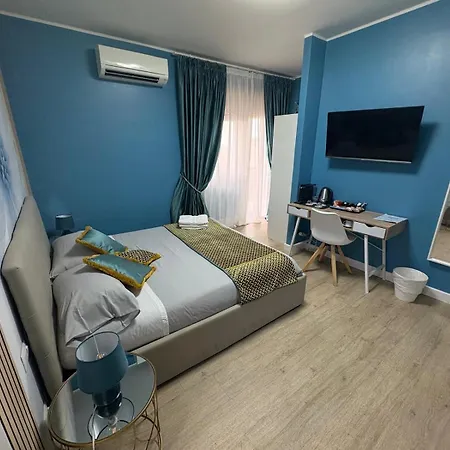 Casa Flowers Чампино