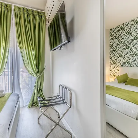 Casa Flowers 3* Чампино